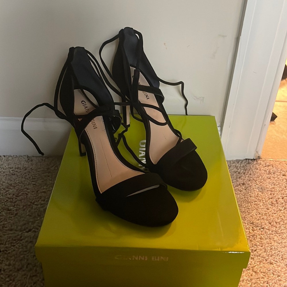 Barely worn Gianni Bini black suede sandal size 7